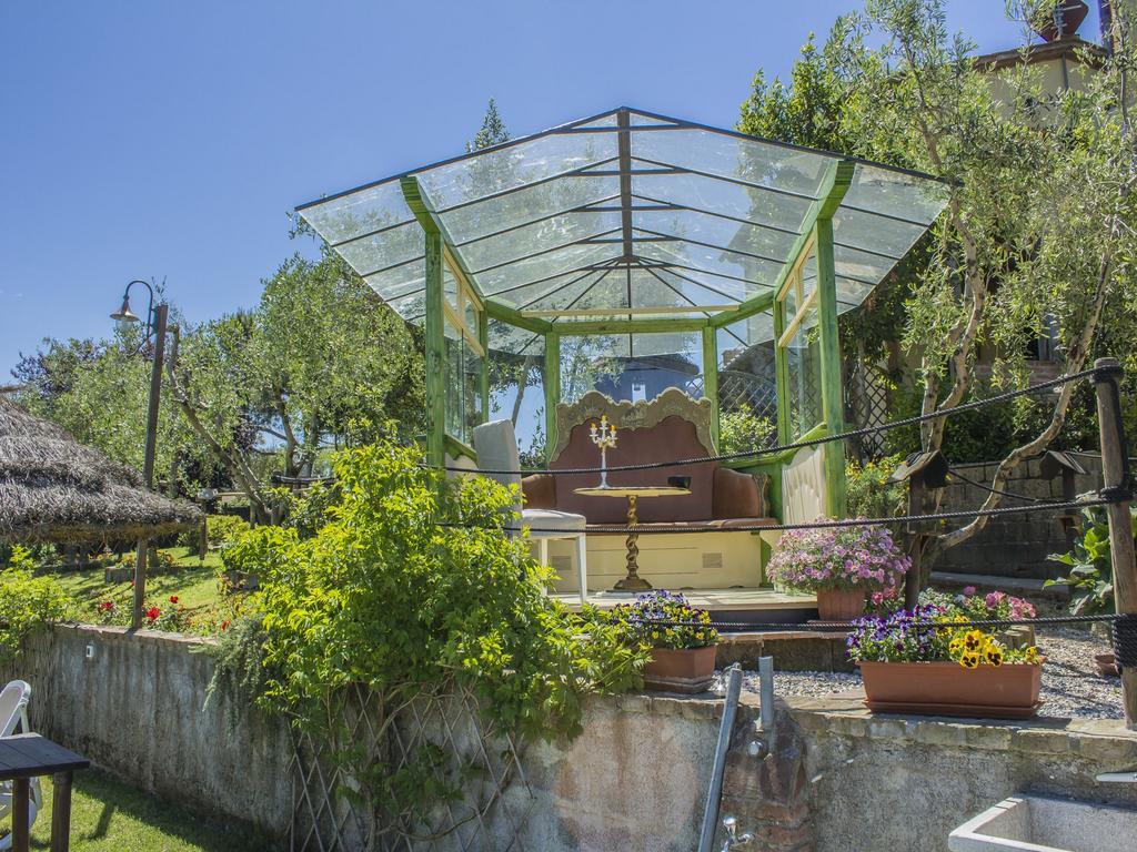 Il Nido D'Amore - Lorenzana Colombaie Bed & Breakfast Bagian luar foto